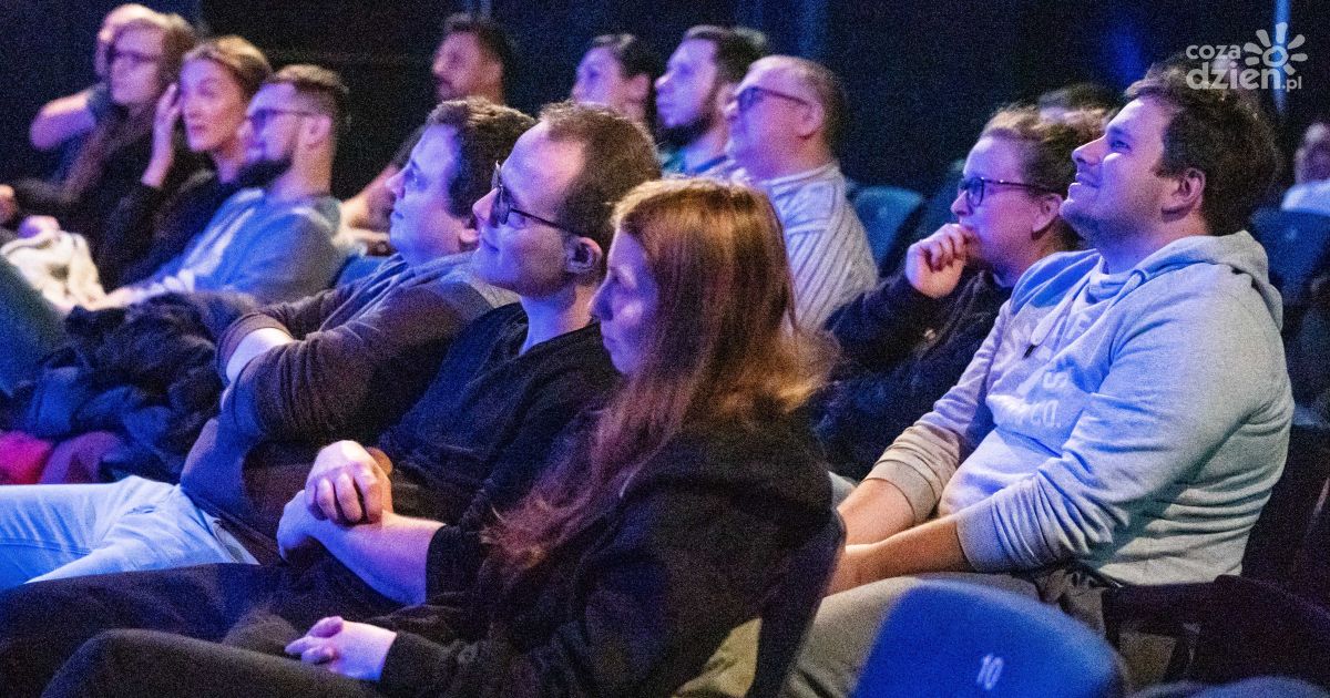 Stand Up Cezary Jurkiewicz Hej Einstein zdjęcia