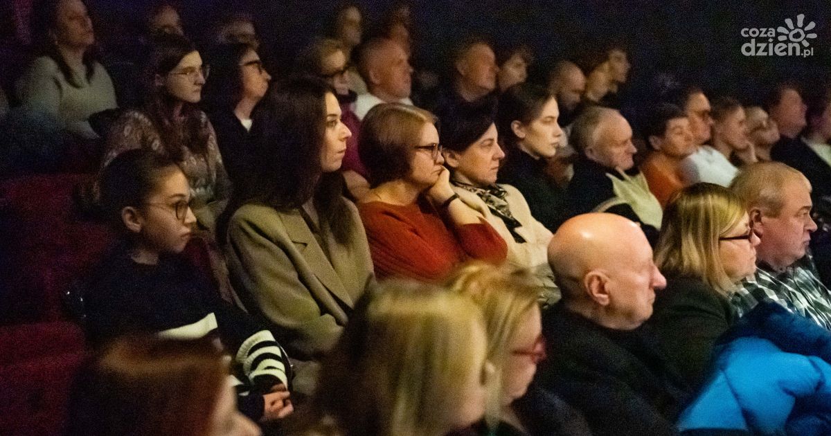 Czytanie Performatywne Dramatu Jaros Awa Miko Ajewskiego Boska Komedia