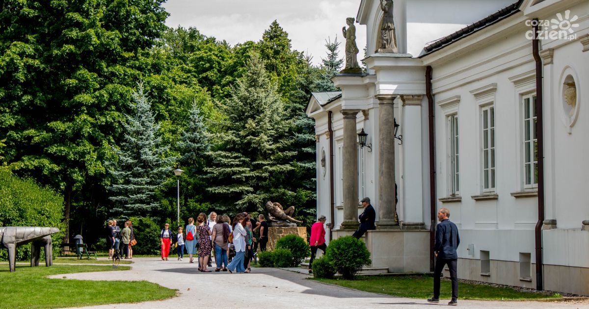 Wystawa Magdaleny Abakanowicz W Muzeum Rze By Polskiej W Oro Sku Zdj Cia