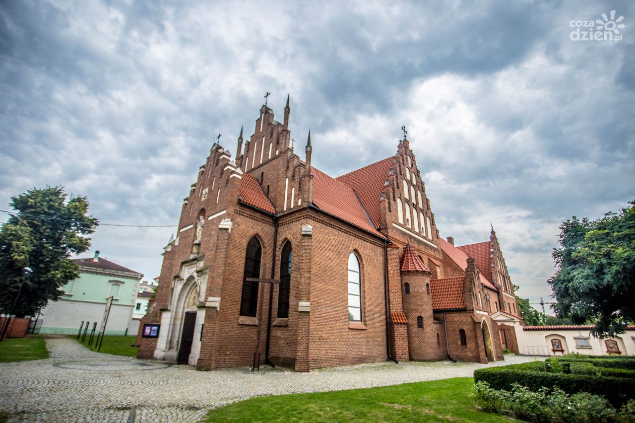 Klasztor i kościół oo. bernardynów  pw. św. Katarzyny Aleksandryjskiej (zdjęcia)