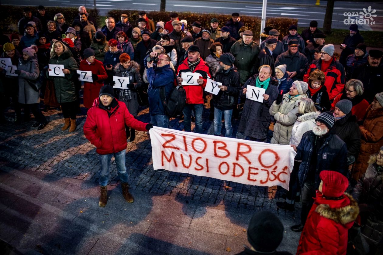 Solidarnie z sędziami. Kolejna manifestacja w Radomiu