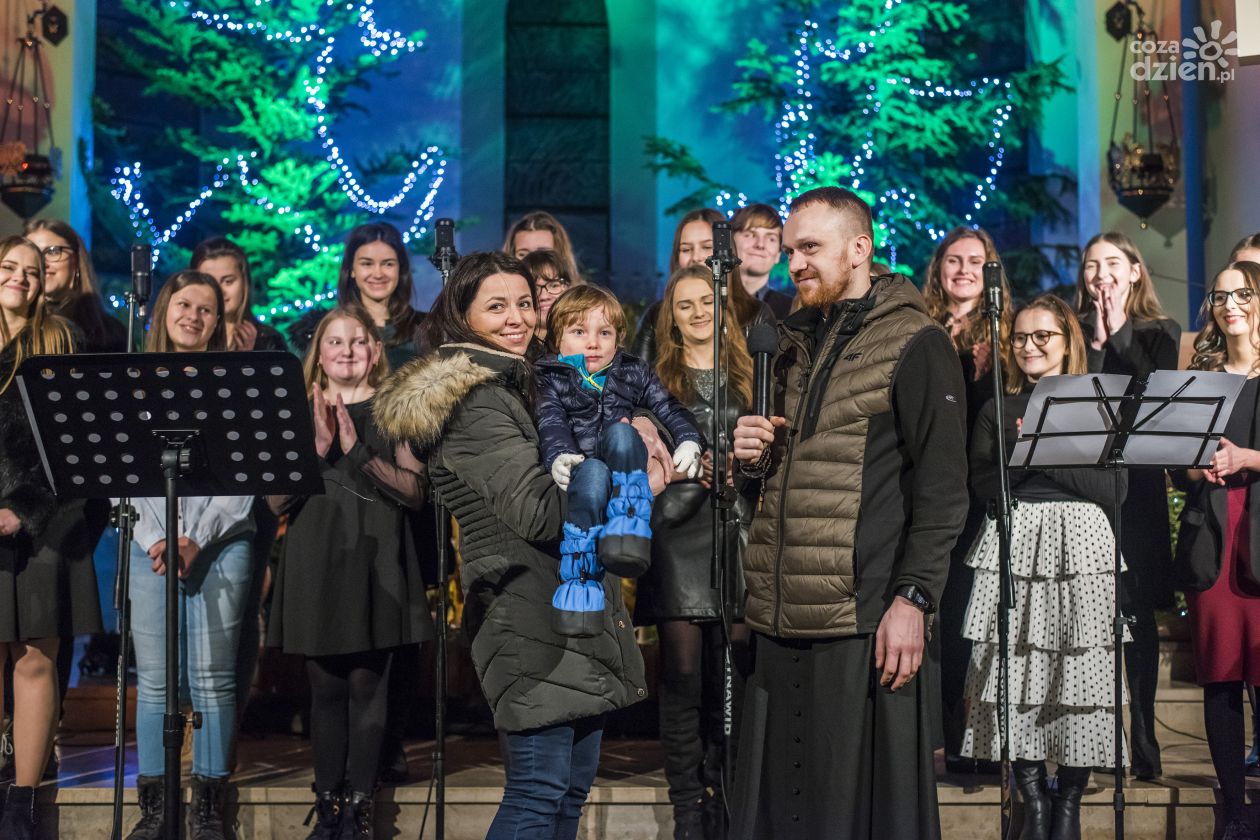 Charytatywny koncert kolęd dla Krzysia (zdjęcia)