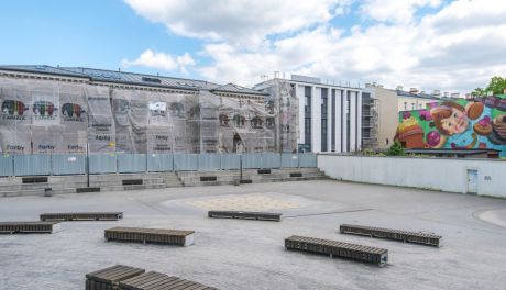 Trwają prace nad elewacją Hotelu Hilton