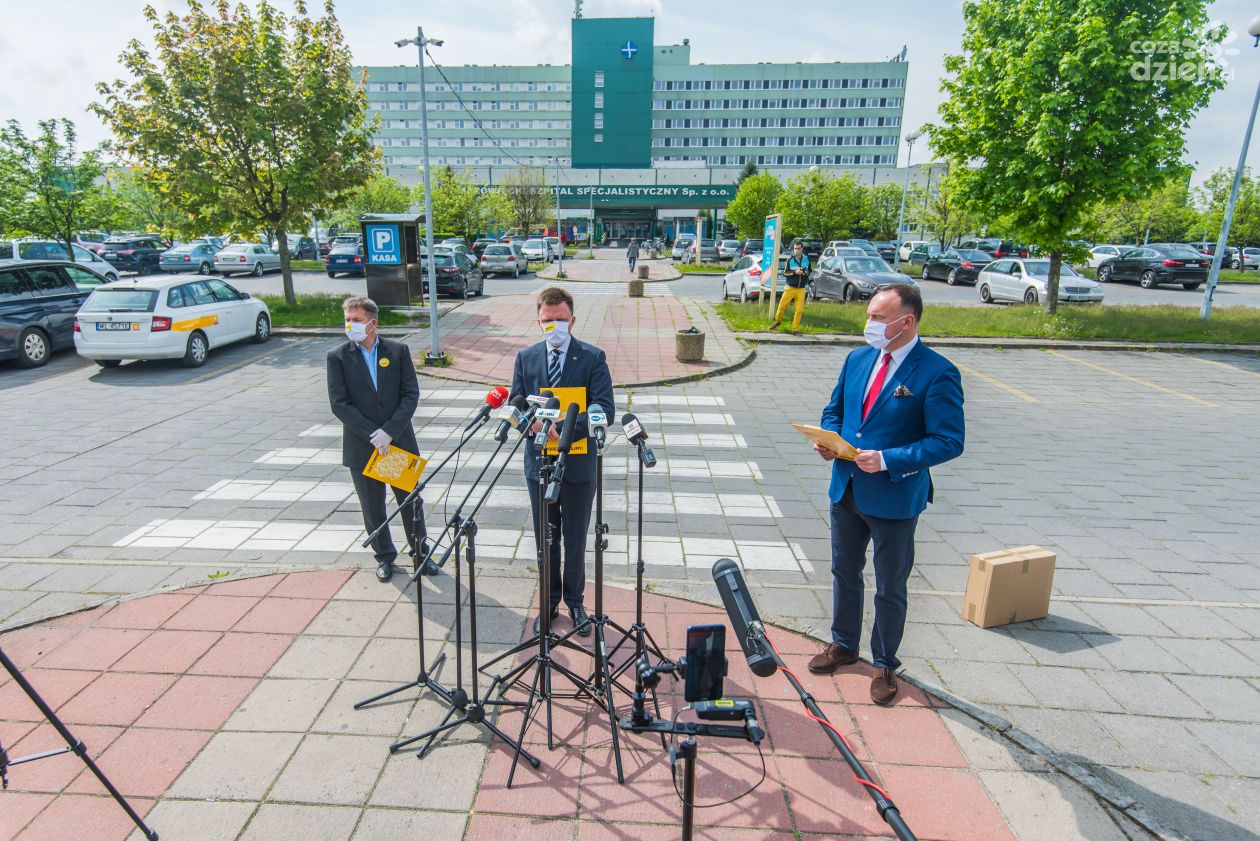 Konferencja prasowa Szymona Hołowni (zdjęcia)