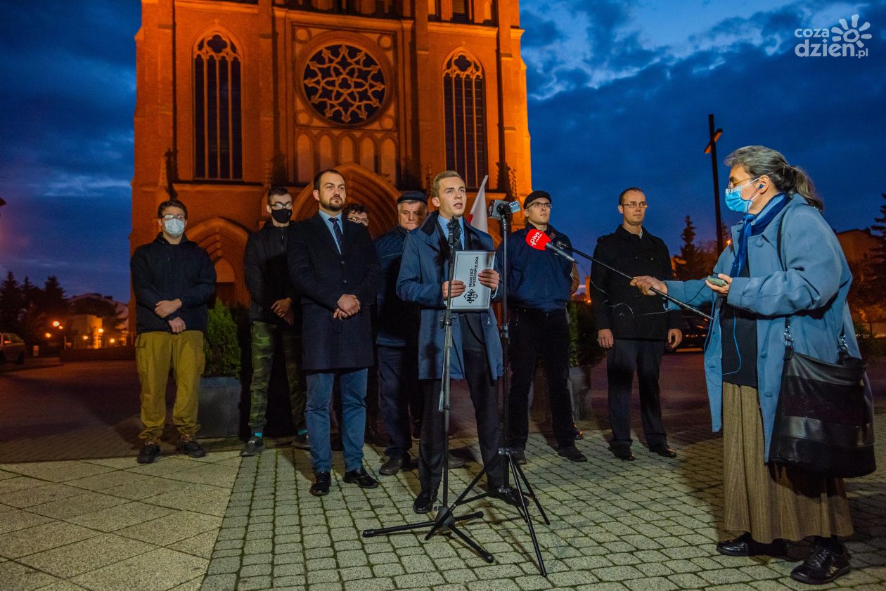 Środowiska patriotyczne w obronie kościoła - konferencja (zdjęcia)