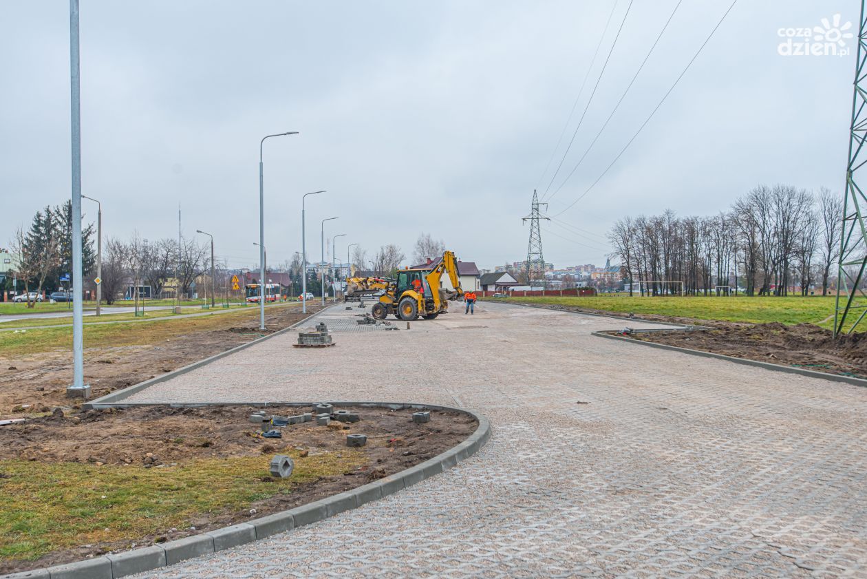 Parking nad zalewem prawie gotowy