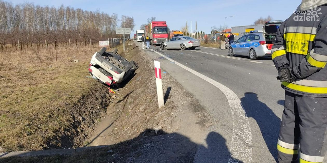 Trzy auta zderzyły się pod Grójcem 