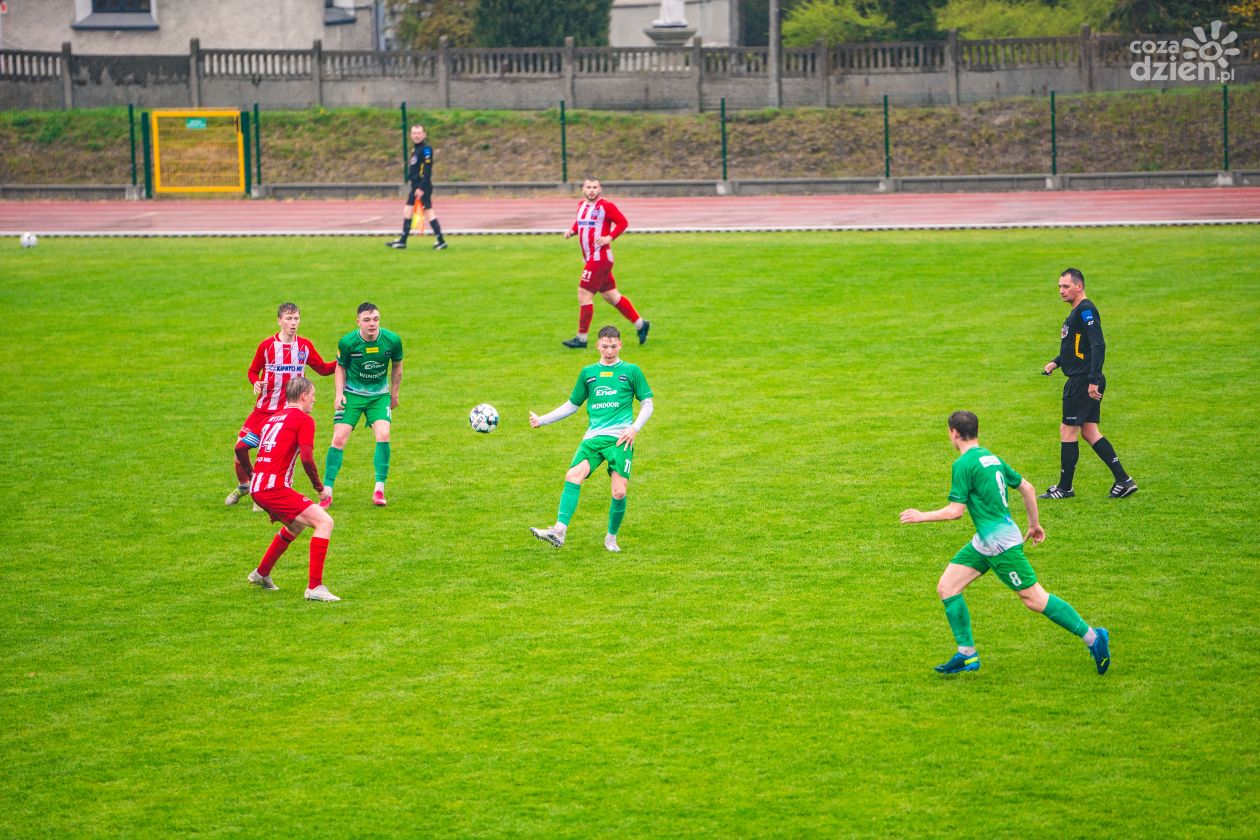 Niedzielne derby w IV lidze