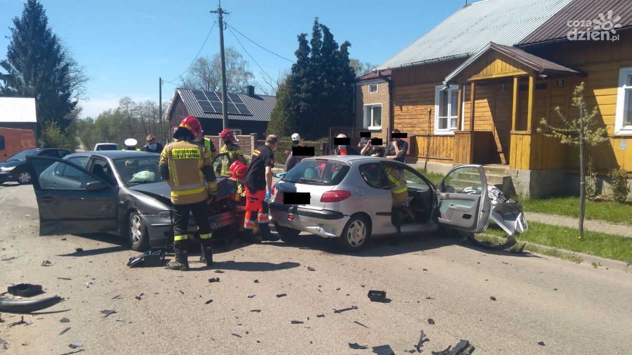 Wypadek w Przybyszewie. 74-latek w szpitalu 