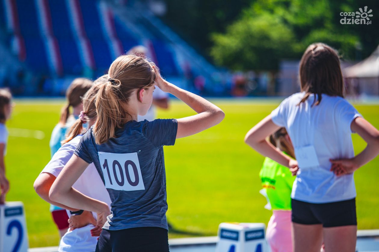 Inauguracja zawodów lekkoatletycznych dla dzieci i młodzieży (zdjęcia)