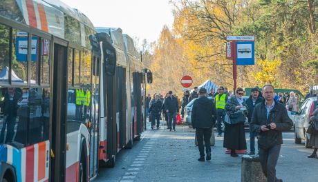 Informacje. Komunikacja na Wszystkich Świętych