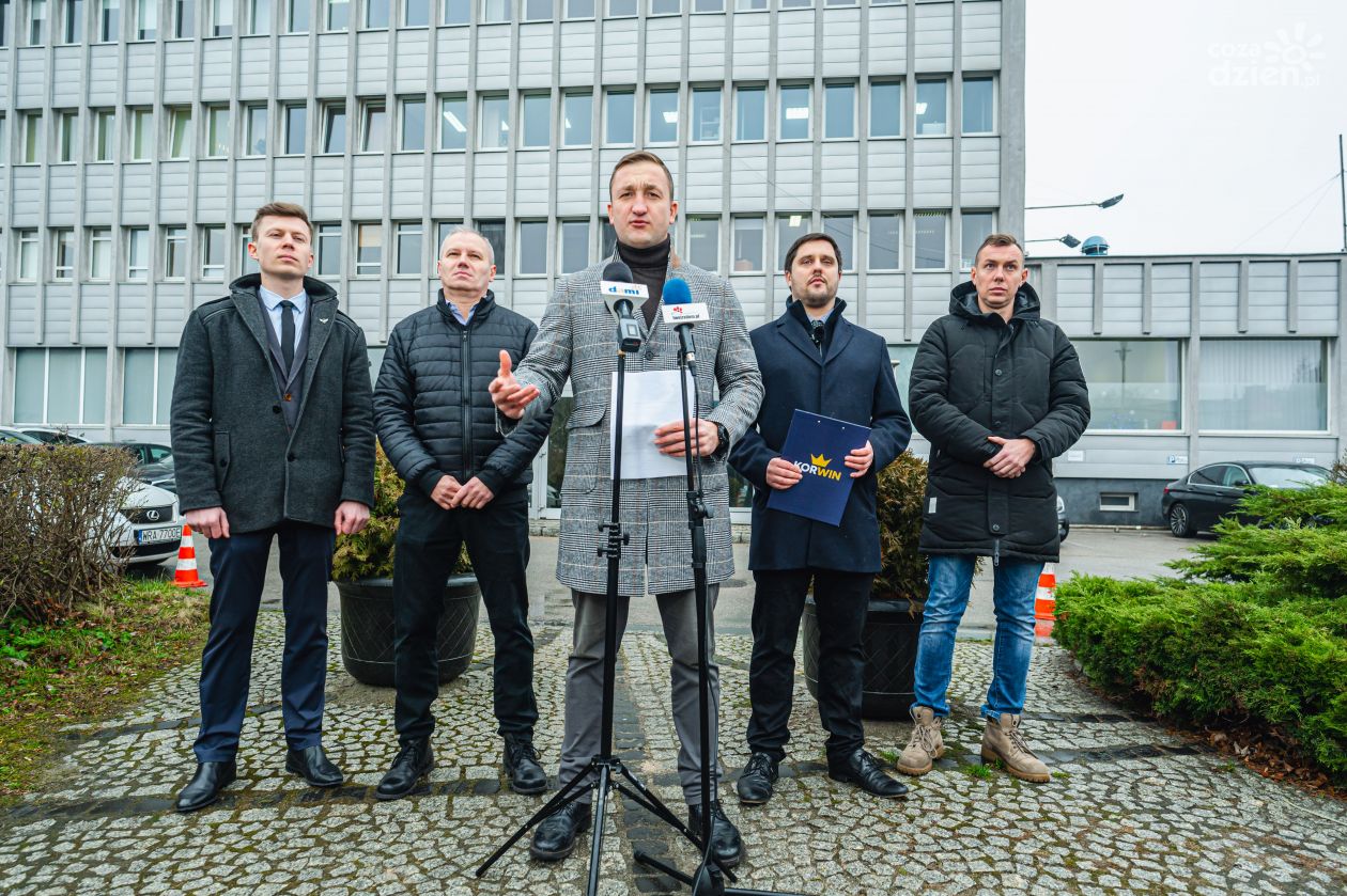 Konfederacja na temat pandemii - konferencja (zdjęcia)