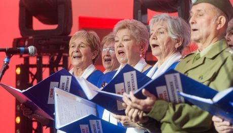 30. Finał WOŚP. Koncert chóru Jedynka w Kamienicy Deskurów (zdjęcia)