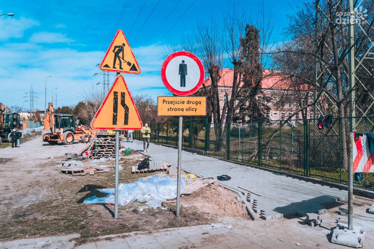 Remont chodnika na ul. Chałubińskiego (zdjęcia)