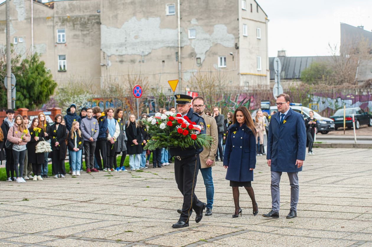 Międzynarodowy Dzień Pamięci o Ofiarach Holokaustu pod Pomnikiem Pamięci Żydów (zdjęcia)