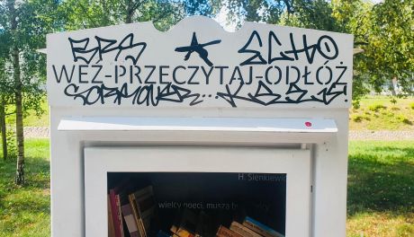 Kolejna biblioteczka plenerowa zniszczona