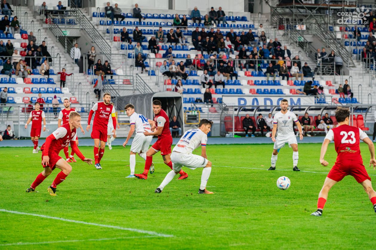 Derby 3. ligi tym razem w Białobrzegach. Pilica podejmie Broń Radom