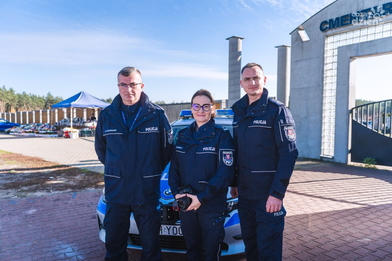 Działania Policji w związku z dniem Wszystkich Świętych (zdjęcia)