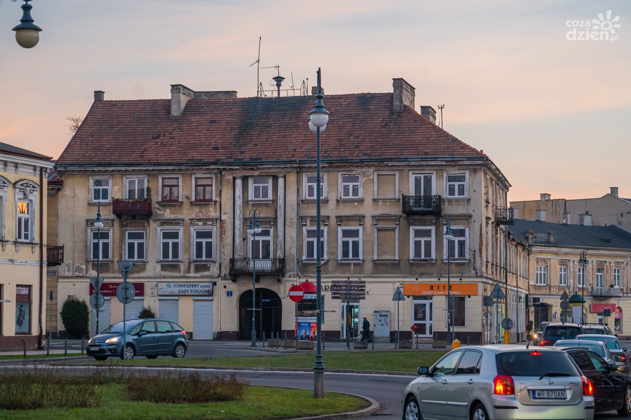 Spacerkiem po mieście: Hotel Sandomierski i Hotel Warszawski