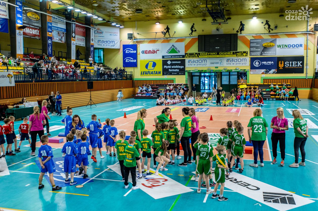 Olimpiada Sportowa Przedszkolaków w hali Mosir (zdjęcia)