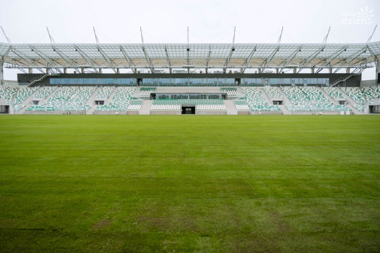 Układanie murawy na stadionie Radomiaka - zakończenie prac (zdjęcia)