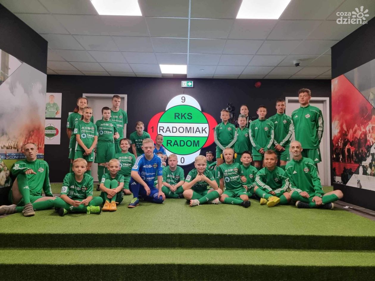 Dzieci z Radomiak Futbol Plus wyprowadziły piłkarzy na mecz z Cracovią
