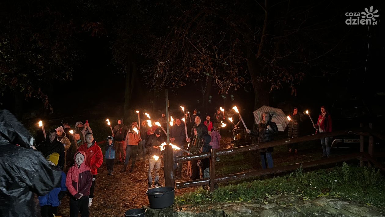 Zwiedzali zamek nocą