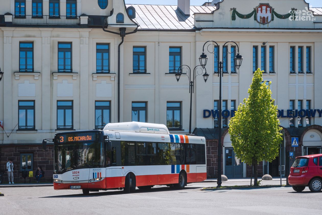 Jak będą kursować autobusy w okresie świątecznym?