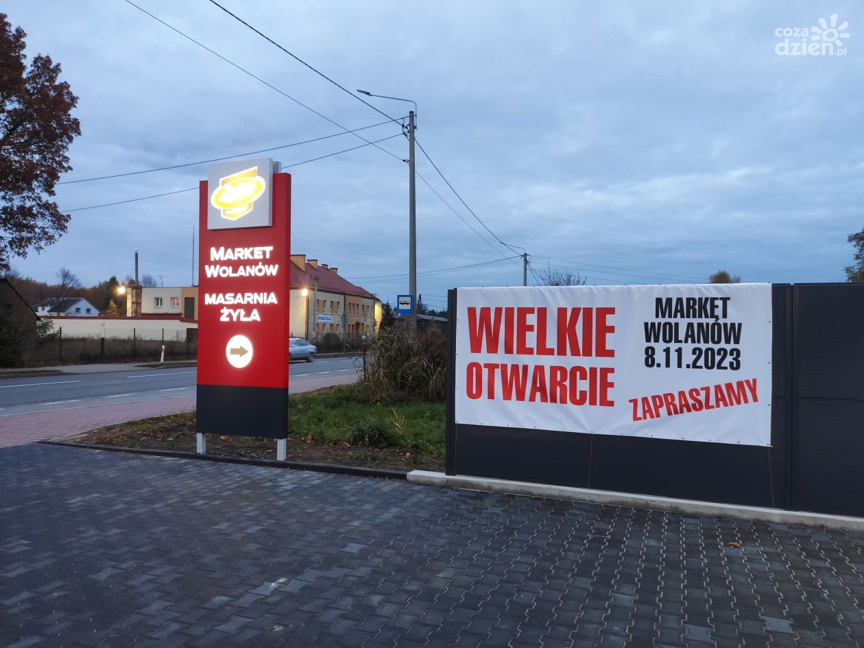 Market „Żyła” otwarty! Przybyły tłumy klientów.