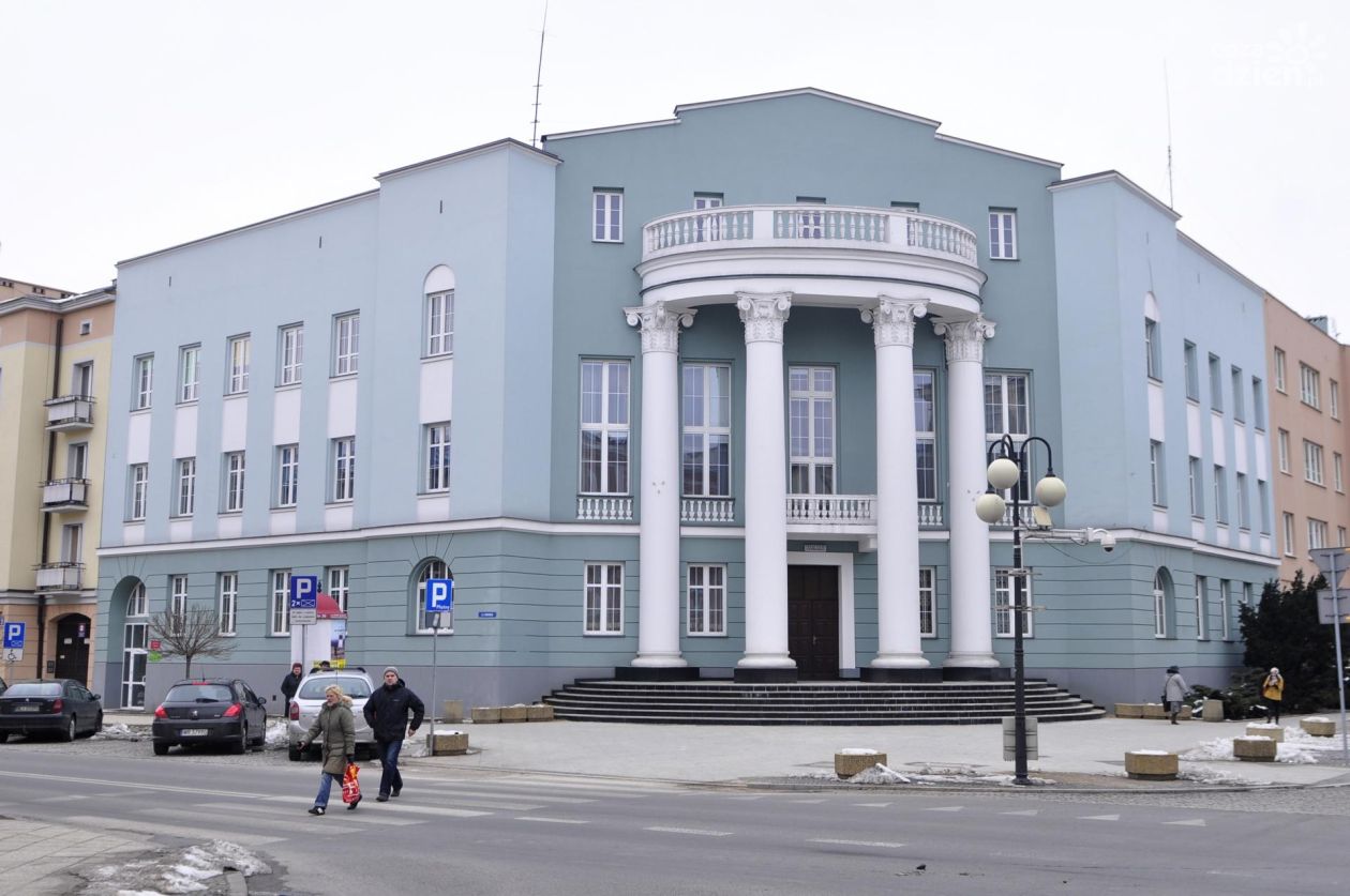 Więcej urodzeń, mniej zgonów. Spada liczba zawieranych małżeństw