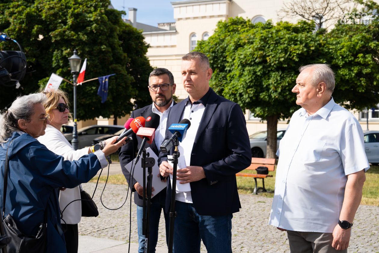 Konferencja prasowa Radnych Rady Miejskiej z ramienia Prawa i Sprawiedliwości (zdjęcia)