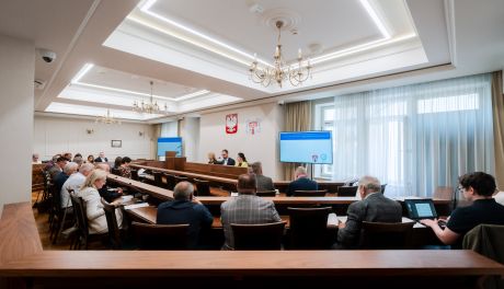 Zdjęcia IV nadzwyczajna sesja Rady Miejskiej w Radomiu (zdjęcia)