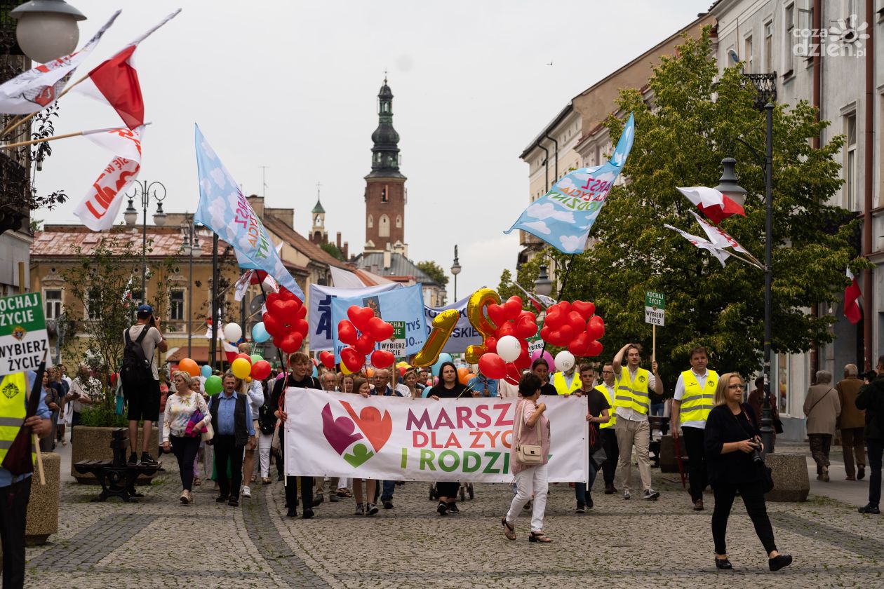 Kolorowy marsz rodzinny