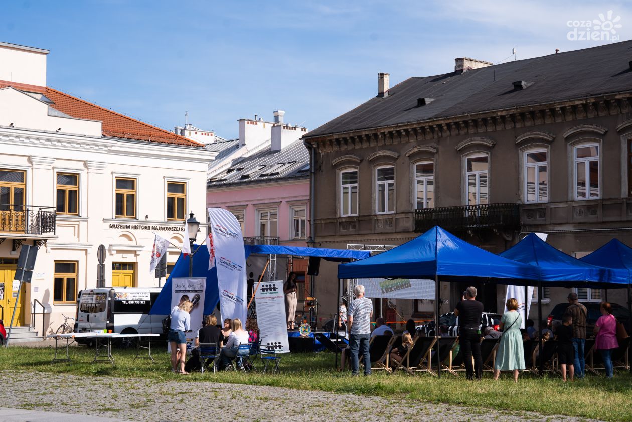 Biesiada Muzyki i Zabawa Retro na Rynku (zdjęcia)