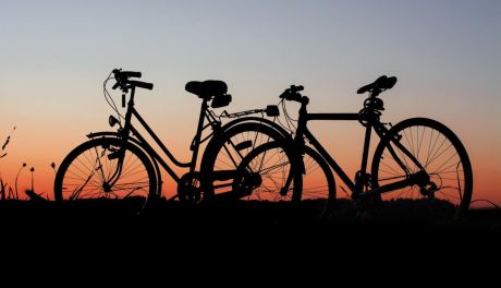 Rodzinna wycieczka rowerowa – co ze sobą zabrać?