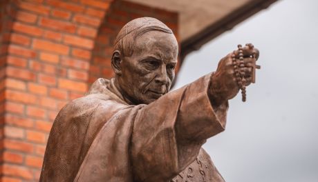 Poświęcenie Pomnika Prymasa Tysiąclecia w Radomiu (zdjęcia)