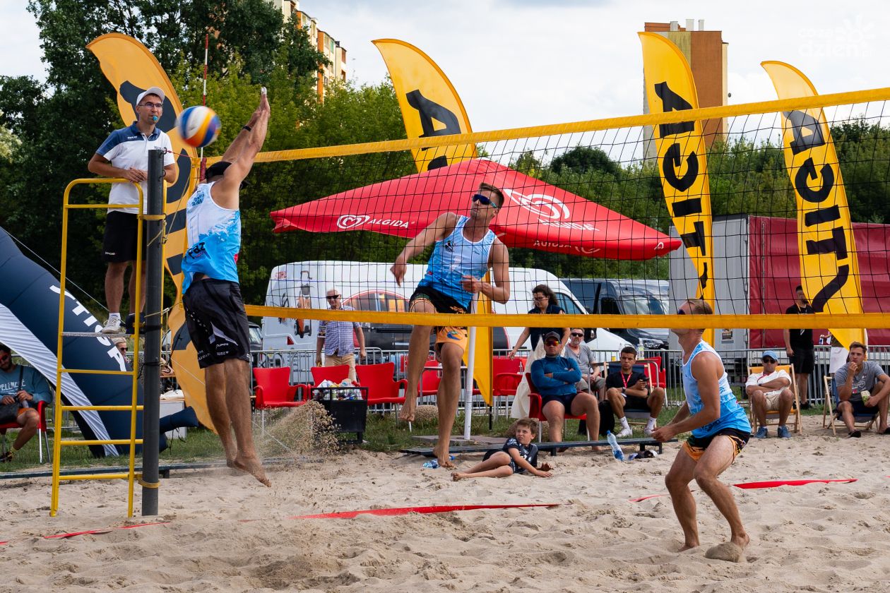 Michał Korycki i Miłosz Kruk wygrali mistrzostwa Radomia w siatkówce plażowej