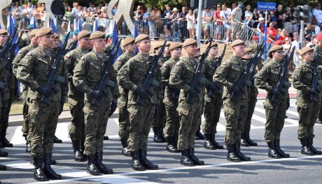 Żołnierze Ośrodka Reprezentacyjnego WOT na defiladzie w Warszawie!