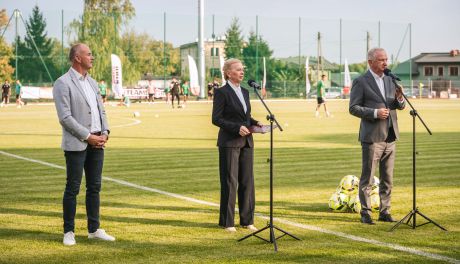 Otwarcie stadionu w Przysusze i mecz Oskar Przysucha - Radomiak Radom (zdjęcia)