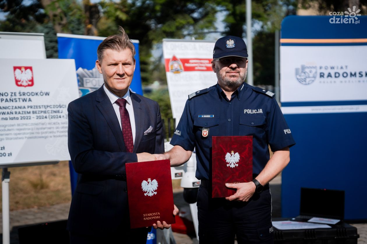 Informacje. Radomskie starostwo przekazało sprzęt dla policji