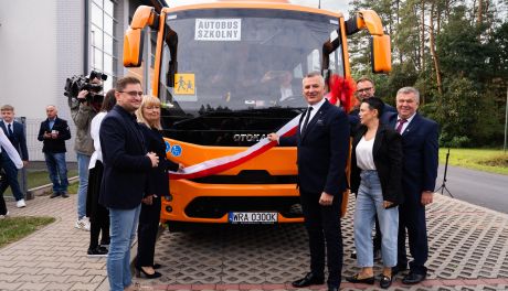 Nowy autobus trafił do szkoły w Ludwikowie