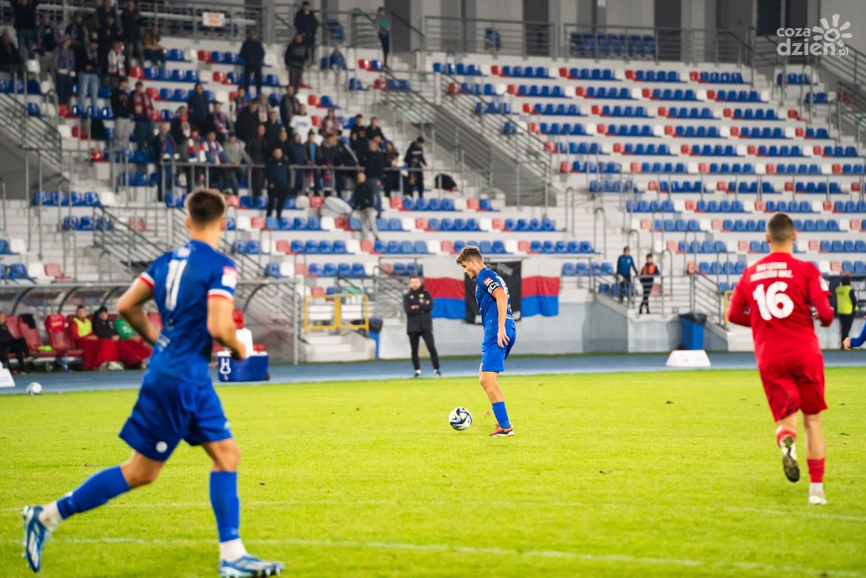 Piąty z rzędu domowy triumf Broni