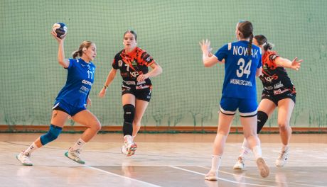 Zdjęcia Elmas-KPS APR Radom - Handballtic Gdynia (zdjęcia)