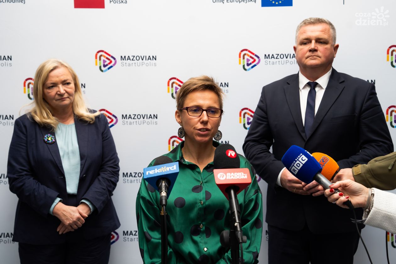 Konferencja prasowa dot. Funduszy Europejskich dla Polski Wschodniej z udziałem Elżbiety Gajeskiej - przedstawicielki Dyrekcji Generalnej ds. Polityki Regionalnej i Miejskiej Komisji Europejskiej (zdjęcia)