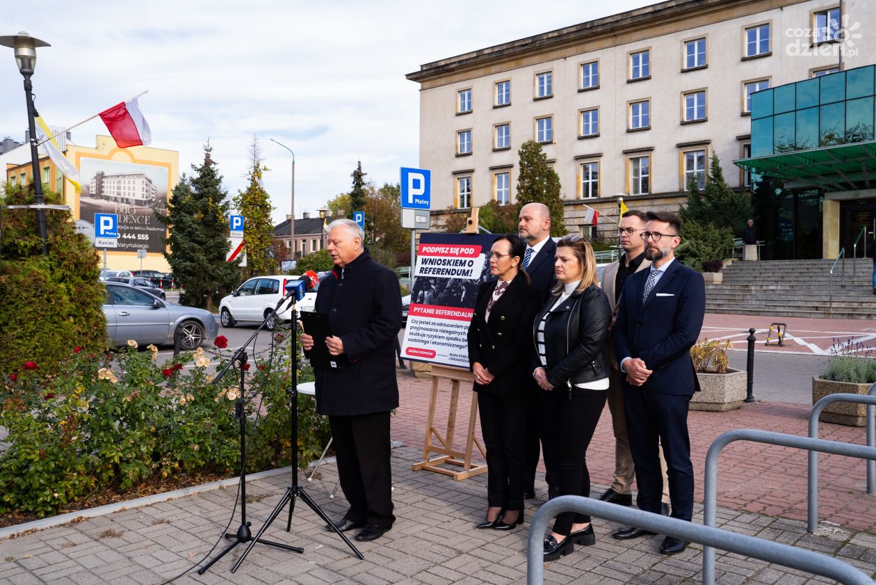 Konferencja prasowa dot. zbiórki podpisów pod referendum ws. nielegalnych migrantów (zdjęcia)