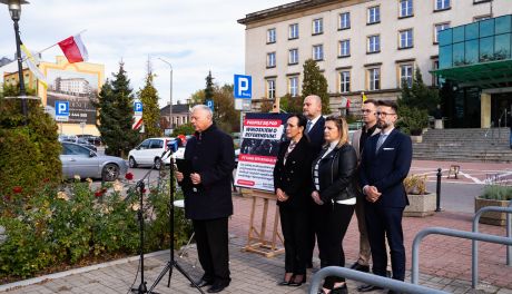 Konferencja prasowa dot. zbiórki podpisów pod referendum ws. nielegalnych migrantów (zdjęcia)