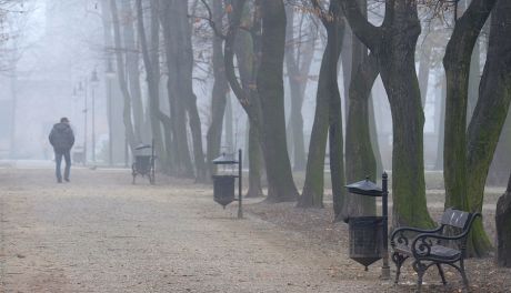 Uwaga na gęstą mgłę! IMGW ostrzega 