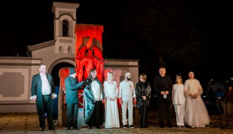 Noc Dziadów z MBP – spektakl teatru Resursa (zdjęcia)