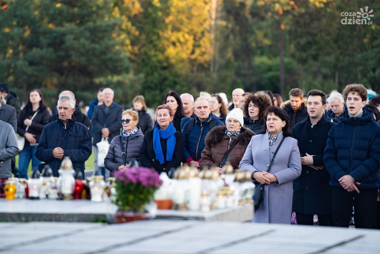 Wszystkich Świętych - cmentarz komunalny przy ul. Ofiar Firleja (zdjęcia)