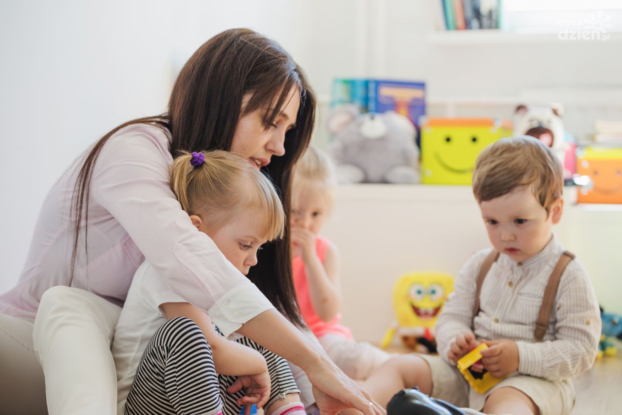 Kurs opiekunki w żłobku – zdobądź kwalifikacje i rozpocznij satysfakcjonującą pracę z dziećmi!